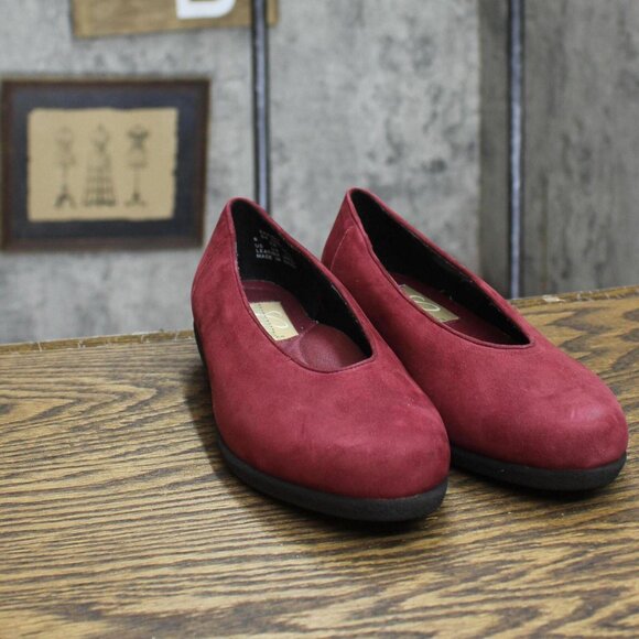 Grasshoppers by Keds Womens Suede Pull On Dress Flats Maroon Red 6M - Picture 3 of 6